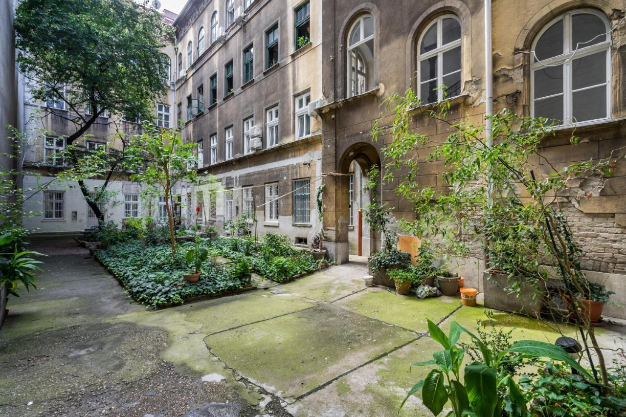 Bpr Unique Studio Home With A/C, Budapest